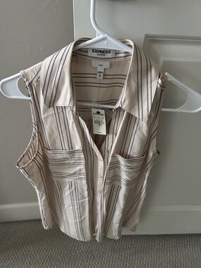 Express Sleeveless Button-Down Shirt in Cream with Black Stripes